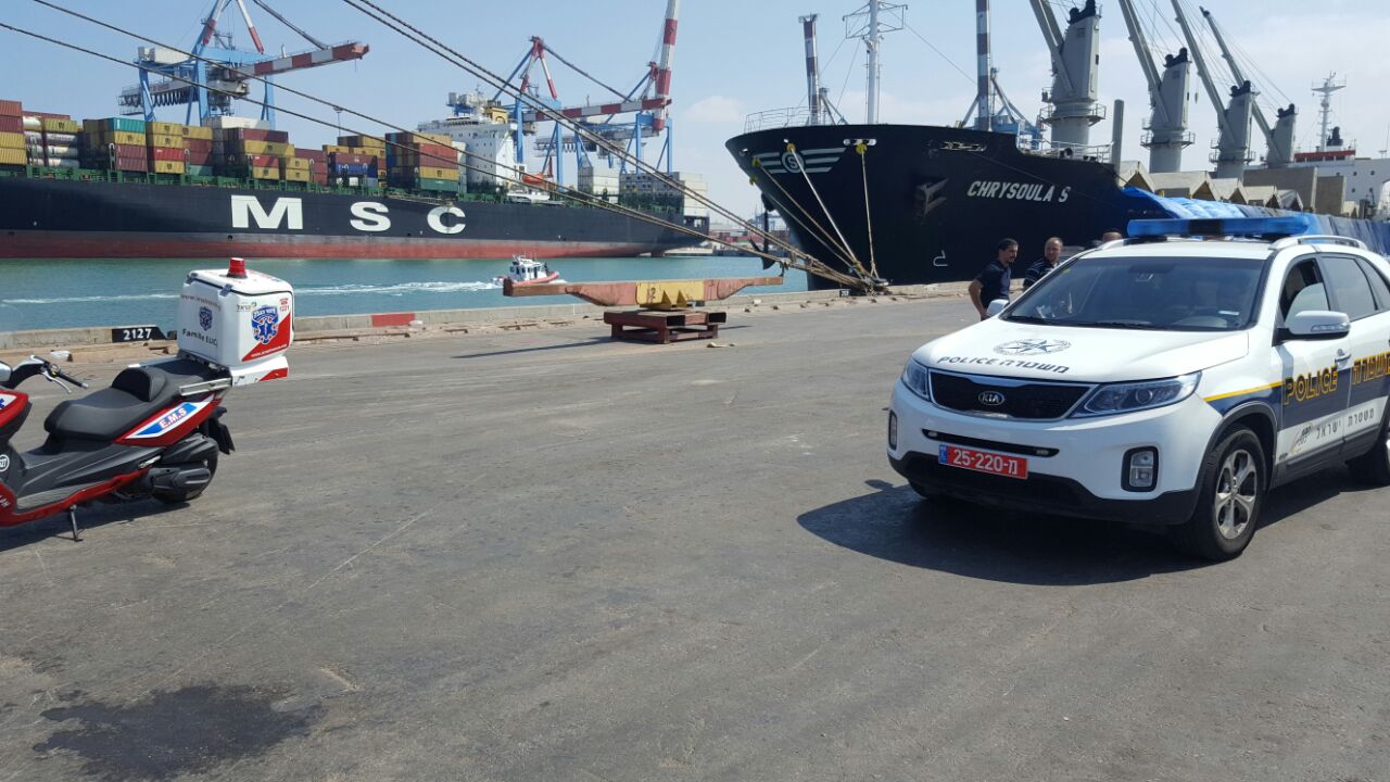 אירוע דקירה בנמל אשדוד, פצוע במקום