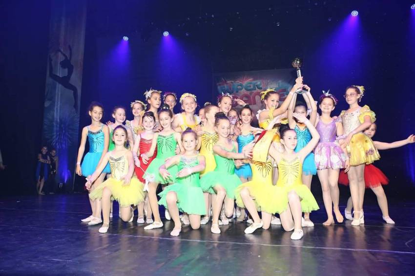 כבוד: להקה אשדודית זכתה ב-7 גביעים בתחרות ריקודים ארצית
