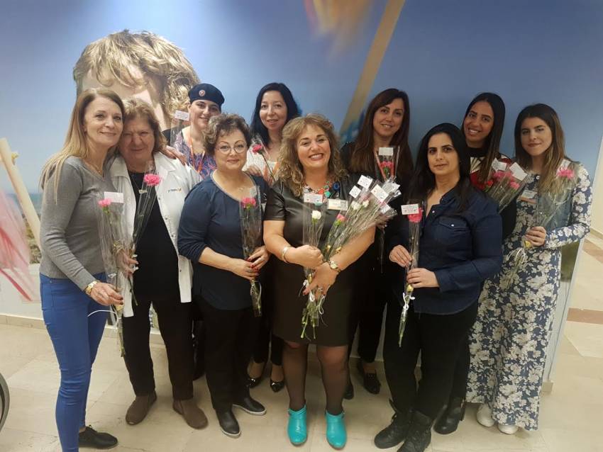יום האשה הבינלאומי נחגג גם במאוחדת קרן היסוד עם פרחים ושוקולדים