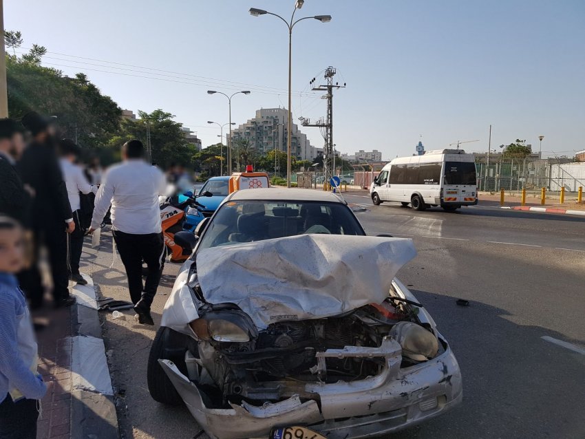 פצוע בתאונת דרכים באשדוד - כוחות ההצלה במקום
