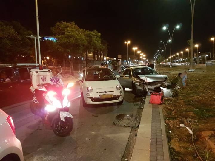 תאונה קשה בין 4 כלי רכב באשדוד - פצועים במקום