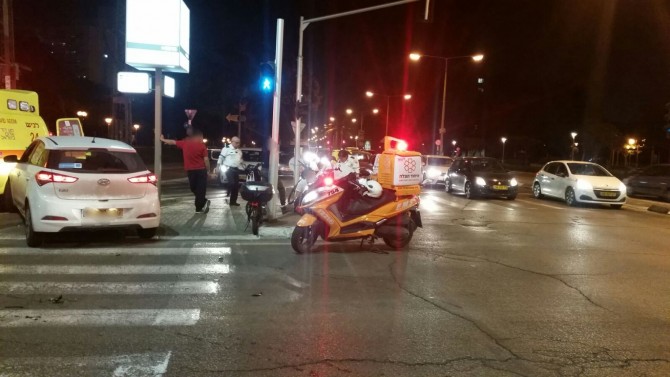 רוכב אופנוע נפצע בתאונה