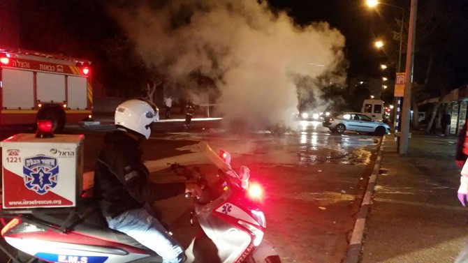 צפו בוידאו: רכב התפוצץ ועלה באש באמצע הרחוב