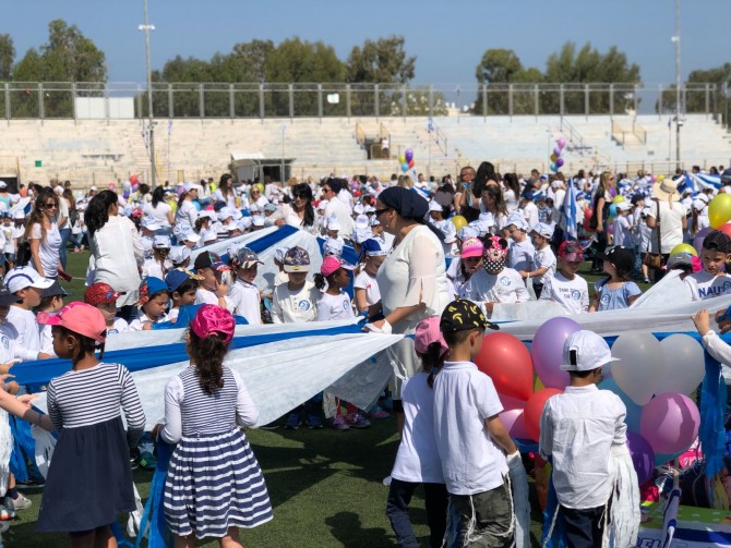 ילדי הגנים חוגגים יום העצמאות באשדוד