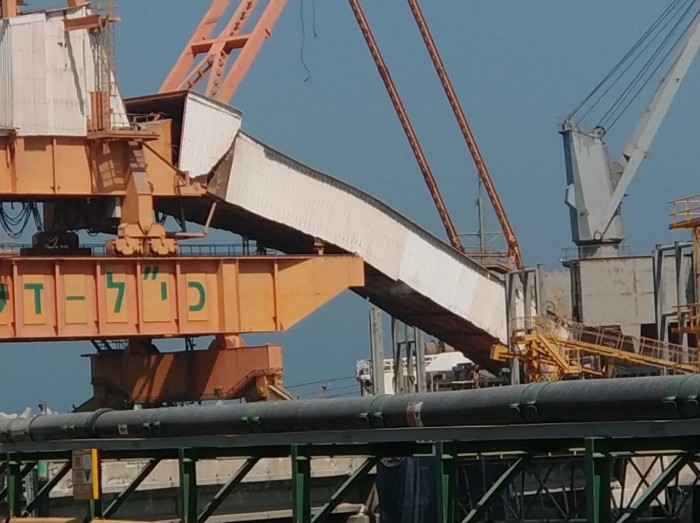 כמעט אסון בנמל אשדוד - מסוע ענק קרס