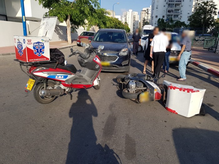 נער בן 17 נפצע בתאונת אופנוע באשדוד