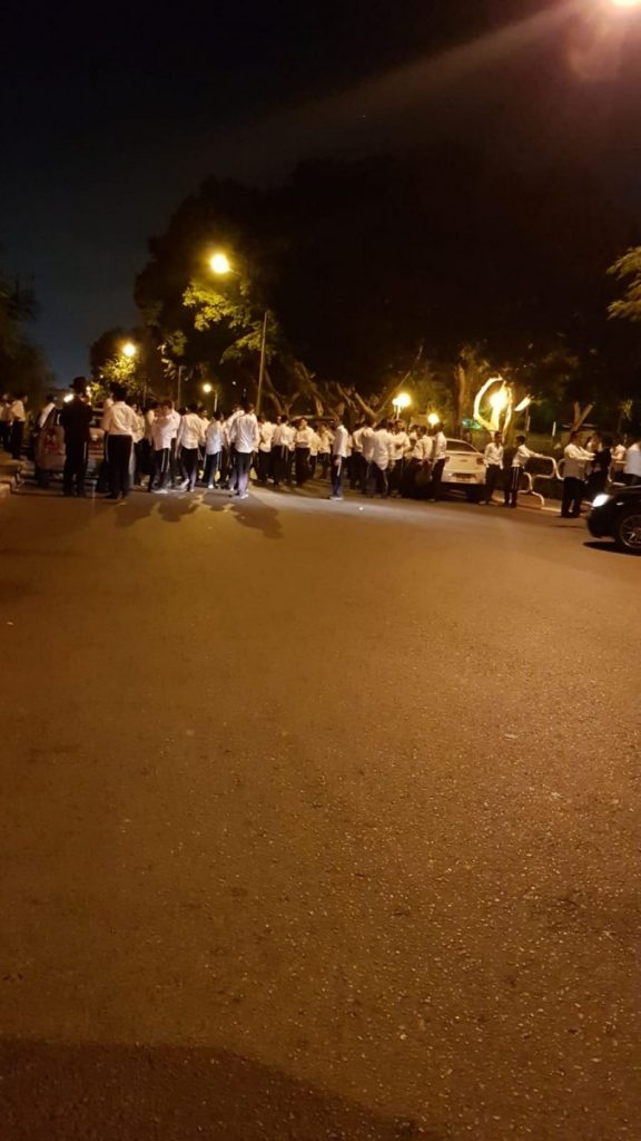 במהלך הלילה: עשרות קיצונים מנעו מעצר בחור ישיבה ברובע ו'