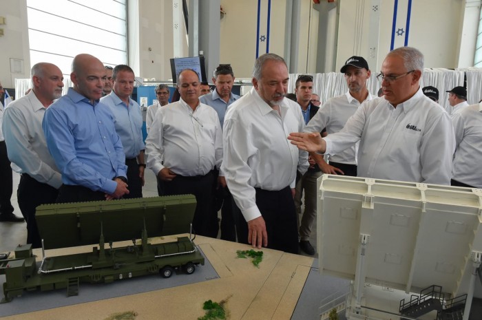 שר הביטחון: "מפעל אלתא צריך להישאר באשדוד גם ב- 60 שנה הבאות"