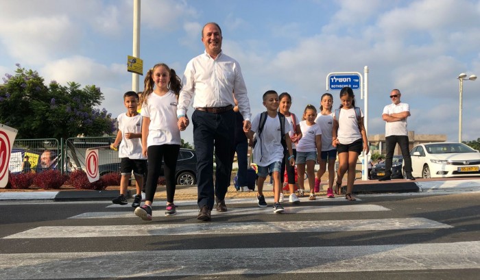 צפו בגלרייה: עשרות אלפי תלמידי העיר אשדוד פותחים את שנת הלימודים