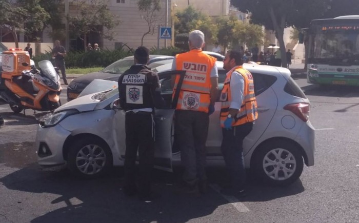 פצועים בתאונת דרכים ברחוב יהודה הלוי