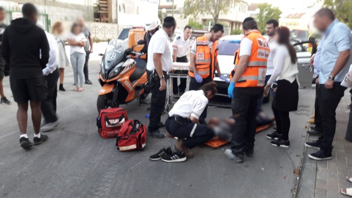 נער שרכב על אופניים חשמליים נפצע בתאונה קשה