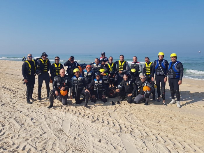 קורס הצלה בגלי חוף באמצעות אופנועי ים למצילי אשדוד - צפו