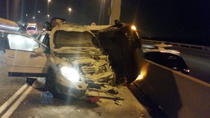 תאונה קשה: שני רכבים התנגשו חזיתית בעוצמה בכניסה לאשדוד