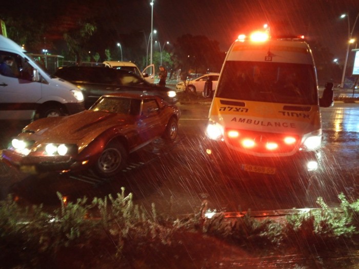 נהגים פצועים ועומסי תנועה בעקבות תאונת דרכים באשדוד