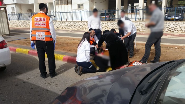 תאונה באשדוד: אוטובוס פגע בהולכת רגל