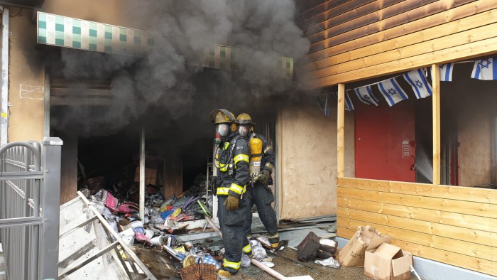 לוחמי אש מאשדוד מנעו התפשטות שריפה בקרית-מלאכי