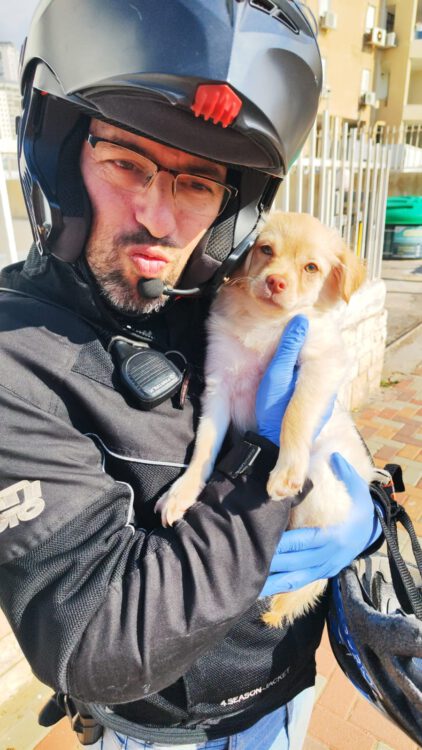 אבי בהר מתנדב איחוד הצלה והכלב.