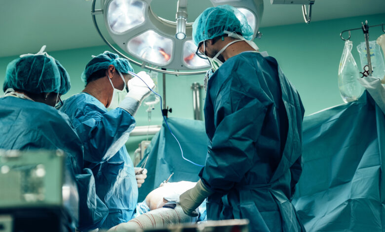 צוות מנתחים